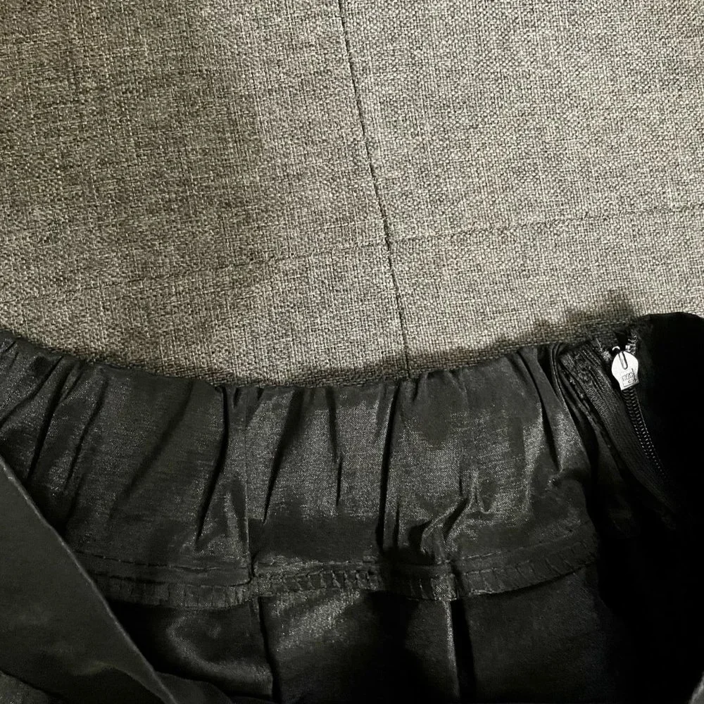 Black Pleated Maxi Skirt - Picture 3 of 5
